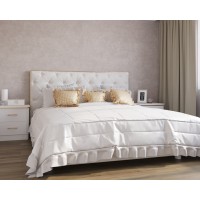 Solid wood bed. Photo 1