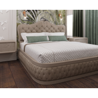 Solid wood bed. Photo 1