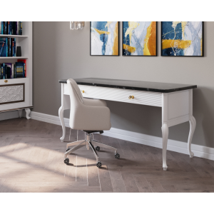 Casa Verdi desk with carving elements