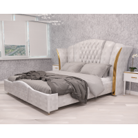 Solid wood bed. Photo 1